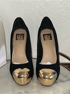 Dolce Vita DV black suede pumps good gold  toe 8